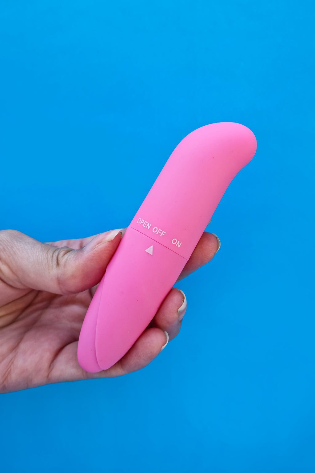 VIBRADOR PONTO G AVELUDADO COM FORMATO GOLFINHO MIESS