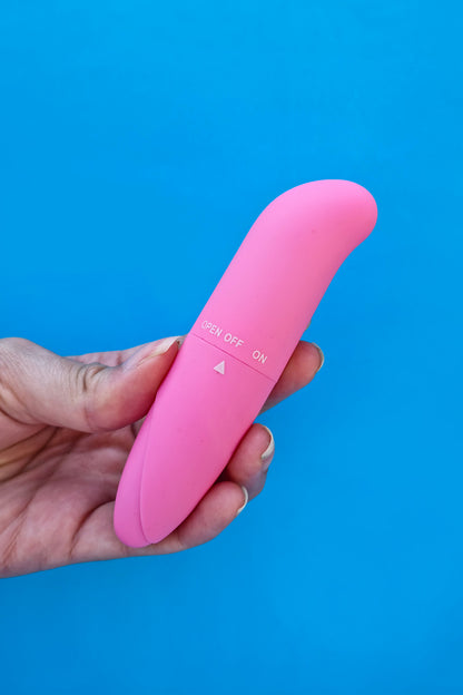 VIBRADOR PONTO G AVELUDADO COM FORMATO GOLFINHO MIESS