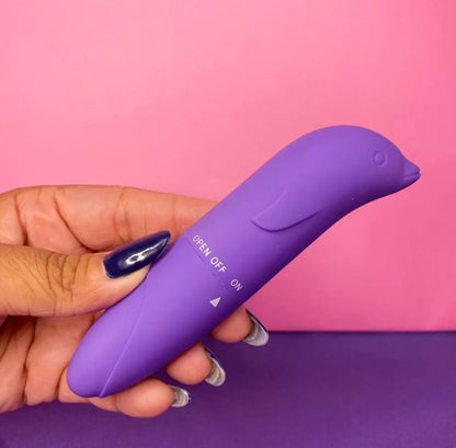 VIBRADOR PONTO G AVELUDADO COM FORMATO GOLFINHO MIESS